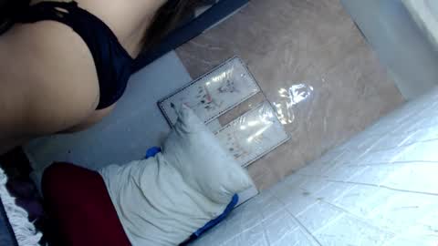 Snapshot of eves_candy chatting on 09.19.25 Chloe mae online show from 09.19.25