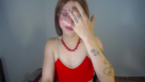 Snapshot of evi_kitty chatting on 02.27.25 Evi online show from 02.27.25