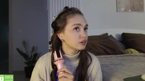 evi_woow online show from 10.14.25