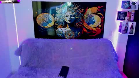 Snapshot of evie99_ chatting on 02.19.25 Evie99  online show from 02.19.25