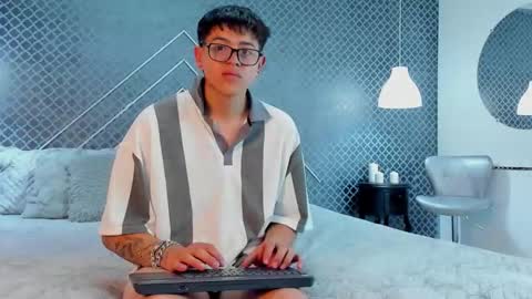 Evie  Denm online show from 12.14.25