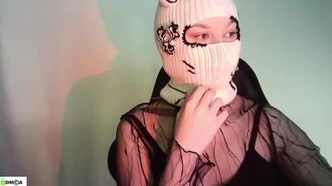 Renesme White Im here from Monday to Friday online show from 05.02.26