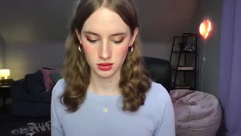 Evie3 online show from 02.20.25