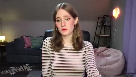 Evie3 online show from 02.21.25