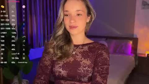 Snapshot of evielina chatting on 06.26.26 evielina online show from 06.26.26