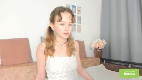 Snapshot of evkasuper chatting on 09.21.25 Eva online show from 09.21.25