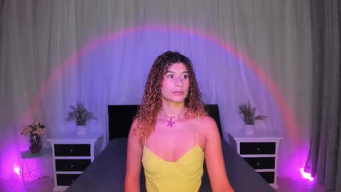 Snapshot of evoletbee chatting on 11.19.25 Evolet online show from 11.19.25