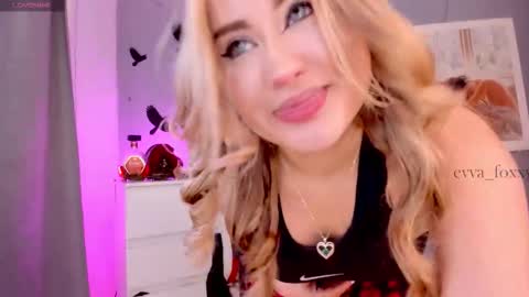 evva_foxxy online show from 11.04.25