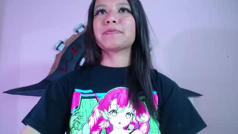 Snapshot of evybubbles_ chatting on 10.26.25 Im Evy online show from 10.26.25