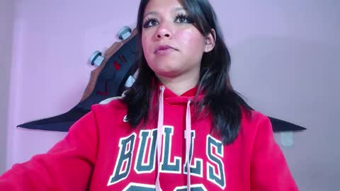 Snapshot of evybubbles_ chatting on 11.23.25 Im Evy online show from 11.23.25