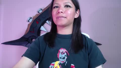 Snapshot of evybubbles_ chatting on 11.23.25 Im Evy online show from 11.23.25