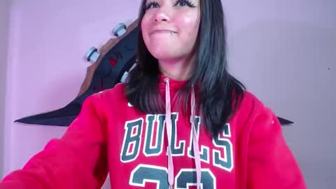 Snapshot of evybubbles_ chatting on 11.29.25 Im Evy online show from 11.29.25