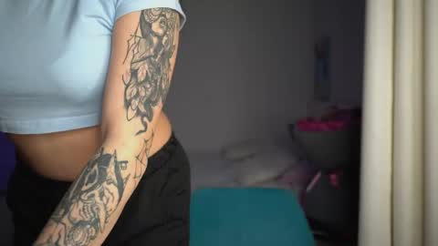 ewelynscott online show from 11.17.25