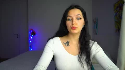 ewelynscott online show from 12.15.25