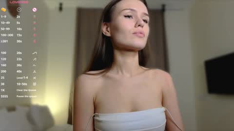 Snapshot of exclusive_model_ chatting on 01.15.25 Angel online show from 01.15.25