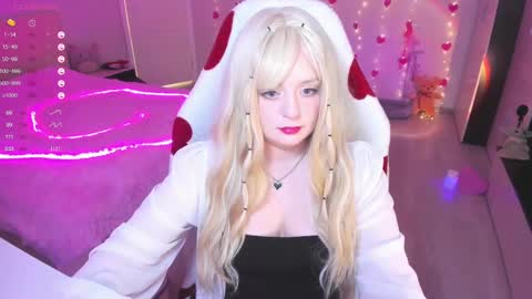 Snapshot of exhoneyangel chatting on 02.20.25  Amy  online show from 02.20.25