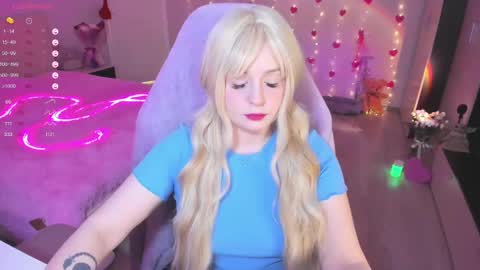Snapshot of exhoneyangel chatting on 03.01.25  Amy  online show from 03.01.25