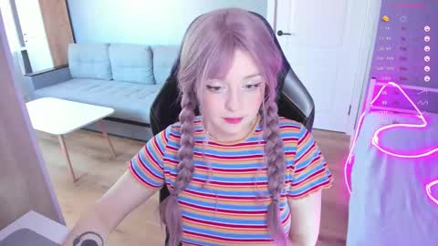 Snapshot of exhoneyangel chatting on 09.30.25  Amy  online show from 09.30.25