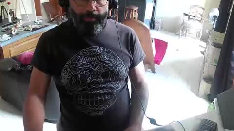 Snapshot of exibdevil chatting on 09.12.25 Gio online show from 09.12.25