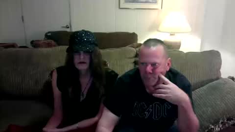 Snapshot of exordian chatting on 10.19.25 first time online show from 10.19.25