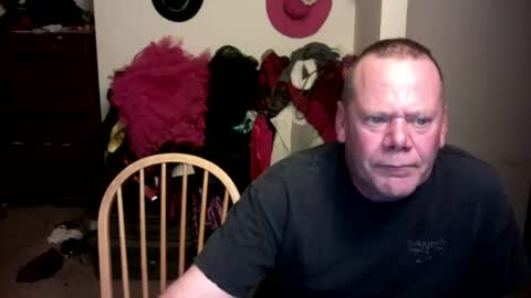 Snapshot of exordian chatting on 10.22.25 first time online show from 10.22.25