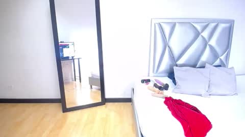 exotic_karmella online show from 10.11.25