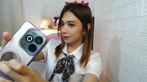 Snapshot of exotictssavie chatting on 01.15.25 exotictssavie online show from 01.15.25