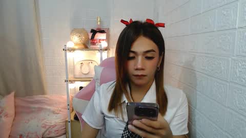 Snapshot of exotictssavie chatting on 01.15.25 exotictssavie online show from 01.15.25