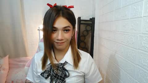 Snapshot of exotictssavie chatting on 01.15.25 exotictssavie online show from 01.15.25