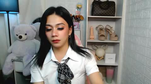 Snapshot of exotictssavie chatting on 02.25.25 exotictssavie online show from 02.25.25