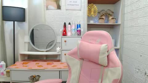 Snapshot of exotictssavie chatting on 10.20.25 exotictssavie online show from 10.20.25