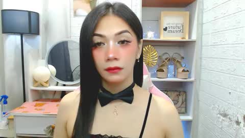 Snapshot of exotictssavie chatting on 11.04.25 exotictssavie online show from 11.04.25