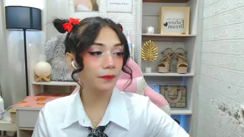 Snapshot of exotictssavie chatting on 11.16.25 exotictssavie online show from 11.16.25