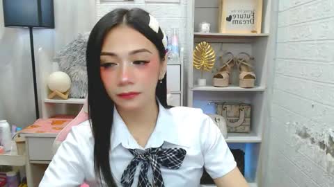 Snapshot of exotictssavie chatting on 11.26.25 exotictssavie online show from 11.26.25