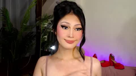 Snapshot of expensive_candyx chatting on 12.26.24 Candy online show from 12.26.24