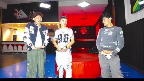 Snapshot of extrangers chatting on 11.07.25 extrangers online show from 11.07.25