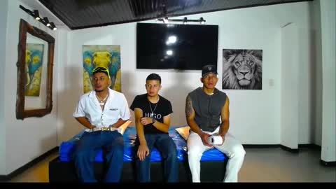 Snapshot of extrangers chatting on 11.23.25 extrangers online show from 11.23.25