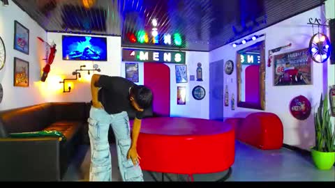 Snapshot of extrangers chatting on 11.28.25 extrangers online show from 11.28.25