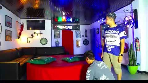 Snapshot of extrangers chatting on 11.30.25 extrangers online show from 11.30.25