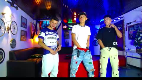 Snapshot of extrangers chatting on 12.15.25 extrangers online show from 12.15.25