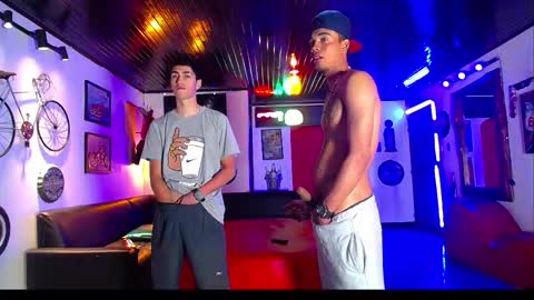 extrangers online show from 02.01.26