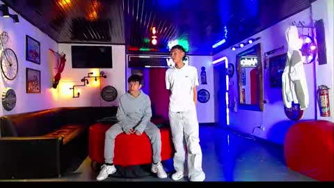 extrangers online show from 03.17.26