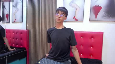 Snapshot of eyden_connor chatting on 03.27.26 Eyden online show from 03.27.26