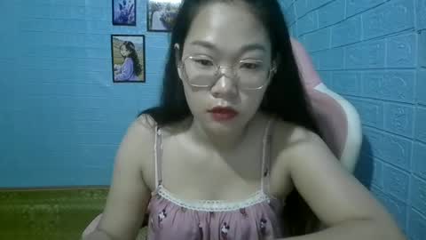Snapshot of eyewet chatting on 06.25.26 Eye online show from 06.25.26
