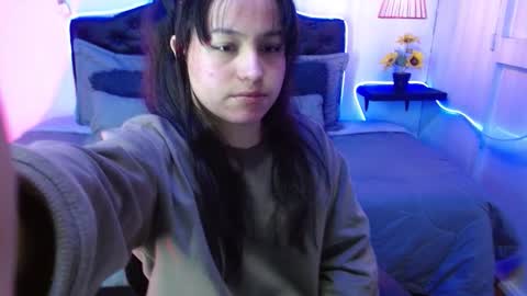 Snapshot of eymmy_24 chatting on 09.22.25 eymmy_24 online show from 09.22.25