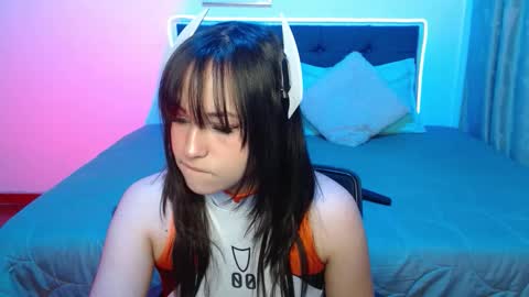 eymmy_24 online show from 10.30.25