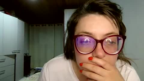 Snapshot of ezlngirl chatting on 12.21.24 Aimee online show from 12.21.24