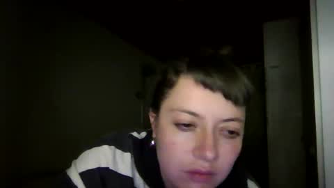 Snapshot of ezlngirl chatting on 01.10.25 Aimee online show from 01.10.25