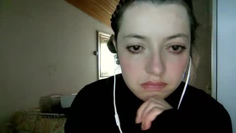 Snapshot of ezlngirl chatting on 02.25.25 Aimee online show from 02.25.25