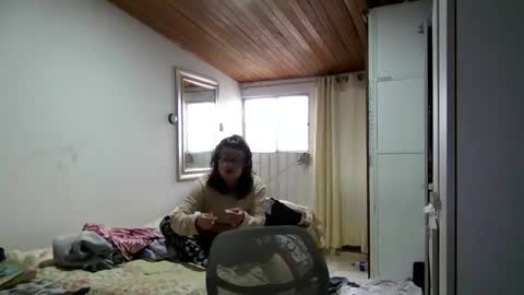 Snapshot of ezlngirl chatting on 03.07.25 Aimee online show from 03.07.25